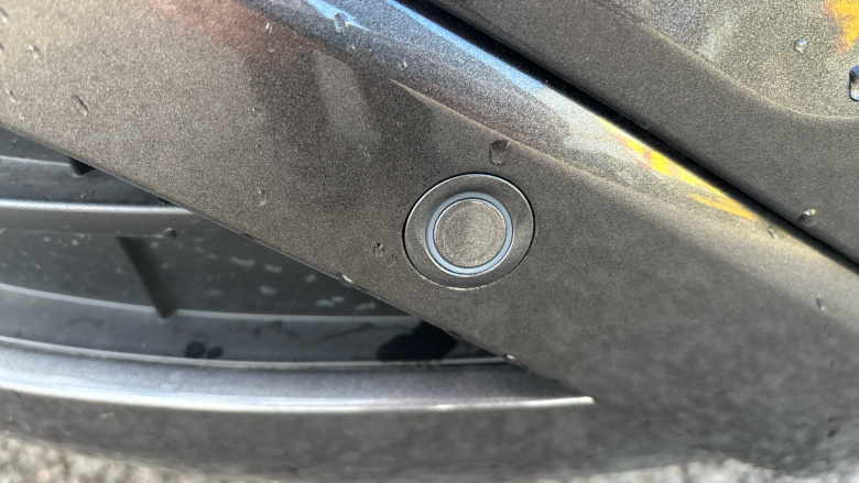 Ford Tourneo Custom 320 L2 Diesel Fwd 2.0 EcoBlue 136ps H1 Titanium 8 seater Auto